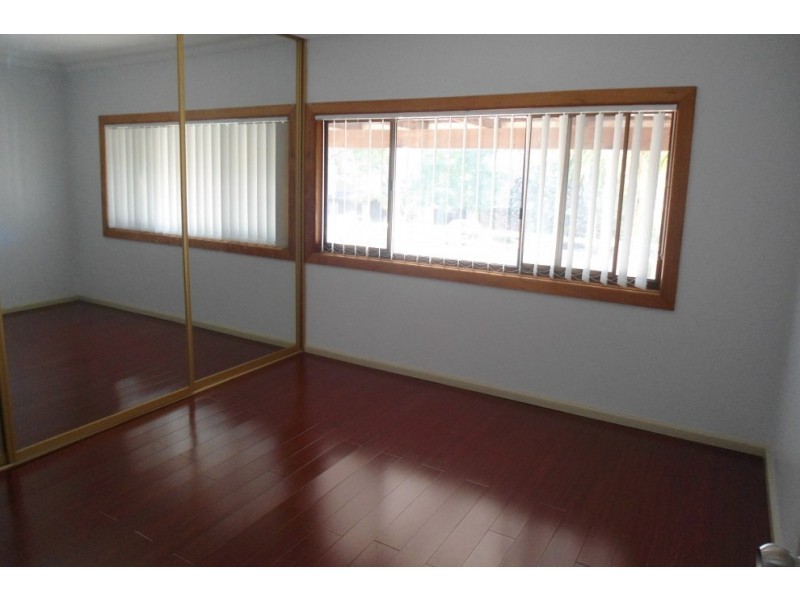 19 Drysdale Avenue, Picnic Point NSW 2213