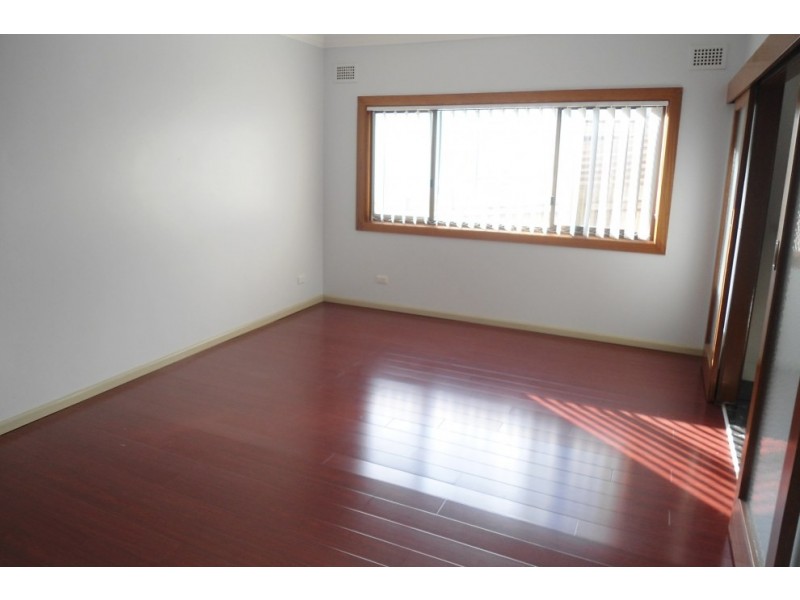 19 Drysdale Avenue, Picnic Point NSW 2213