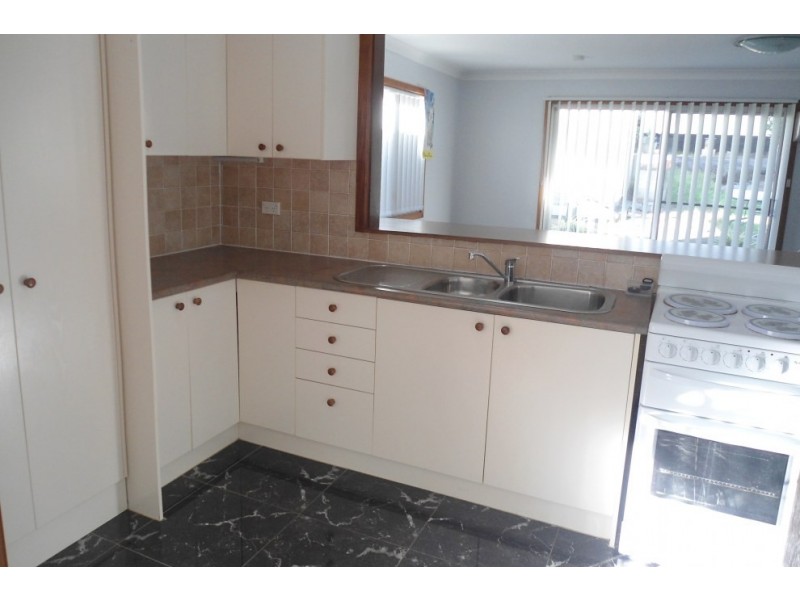 19 Drysdale Avenue, Picnic Point NSW 2213