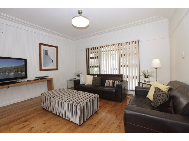 6 Woodburn Avenue, Panania NSW 2213