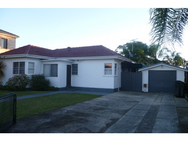 17 Sandra Avenue, Panania NSW 2213