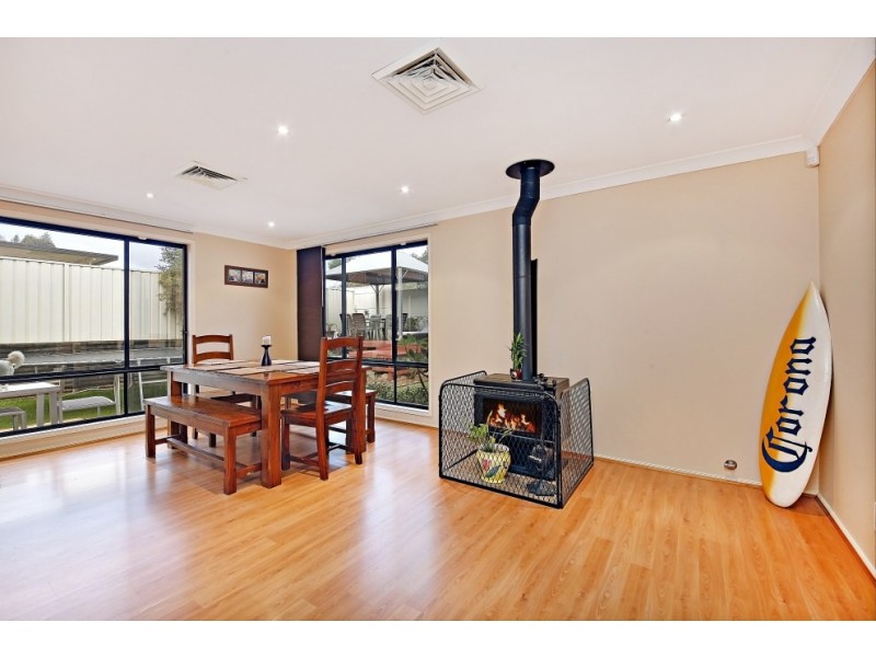 22 Hovea Court, Voyager Point NSW 2172