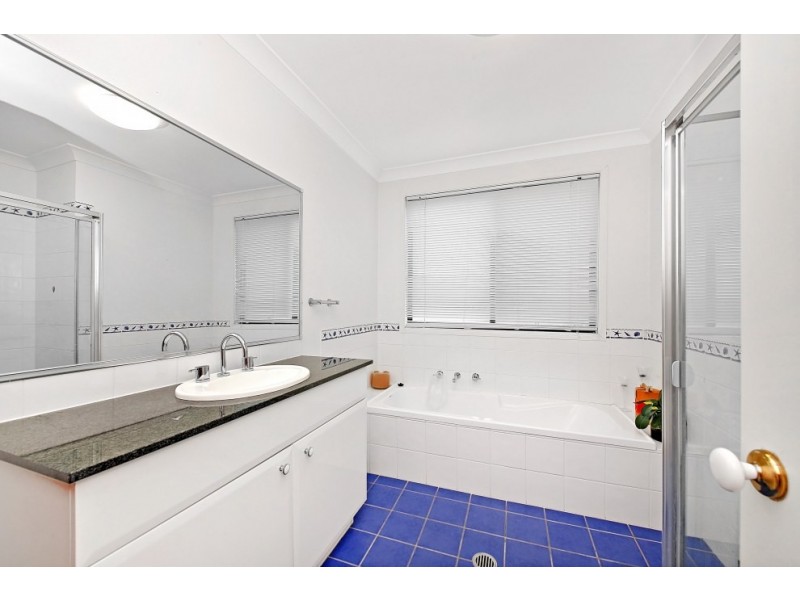 22 Hovea Court, Voyager Point NSW 2172