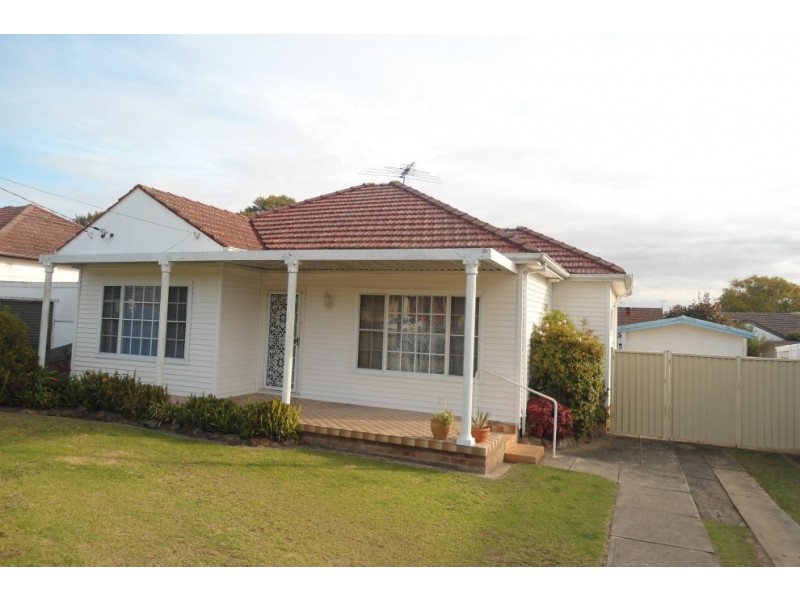 10 Hazelglen Avenue, Panania NSW 2213