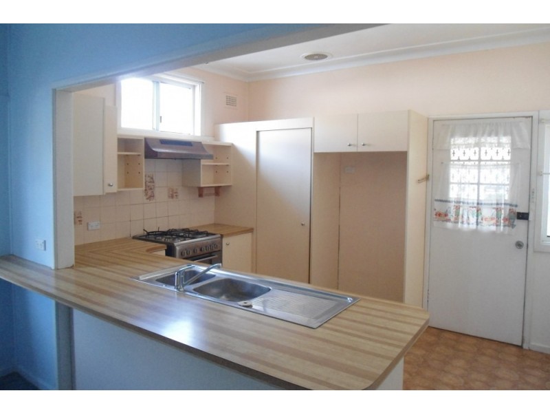 10 Hazelglen Avenue, Panania NSW 2213