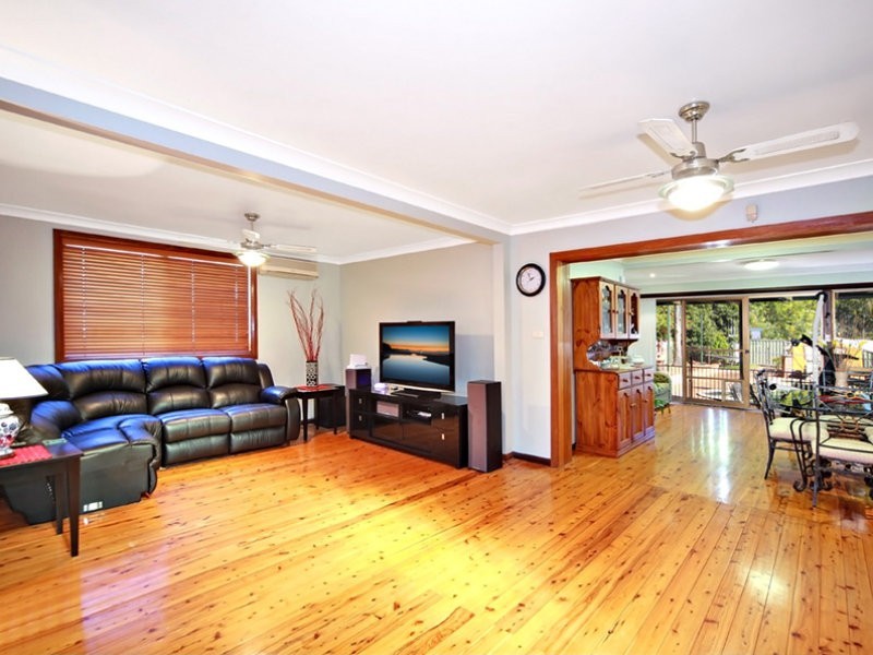 646 Henry Lawson Drive, East Hills NSW 2213