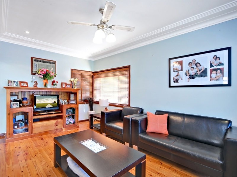 646 Henry Lawson Drive, East Hills NSW 2213