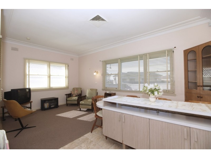 10 Kenneth Avenue, Panania NSW 2213
