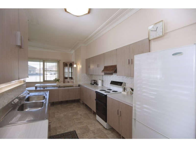 10 Kenneth Avenue, Panania NSW 2213