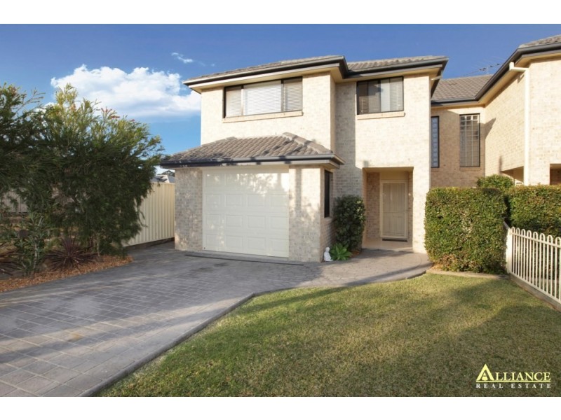 23 Eileen Street, Picnic Point NSW 2213