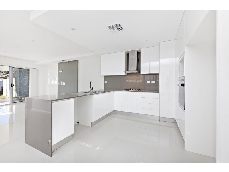 9 Cheatle Street, East Hills NSW 2213