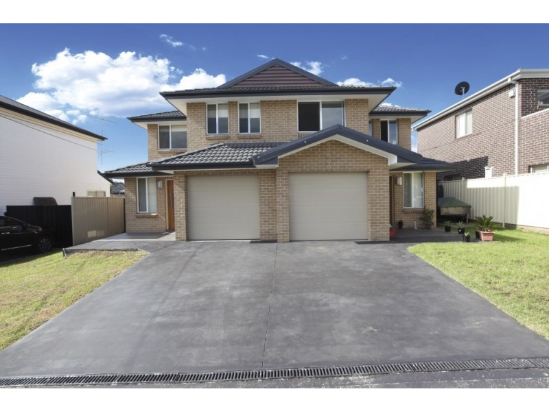 10 Blanc Avenue, East Hills NSW 2213