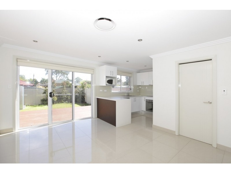 10 Blanc Avenue, East Hills NSW 2213