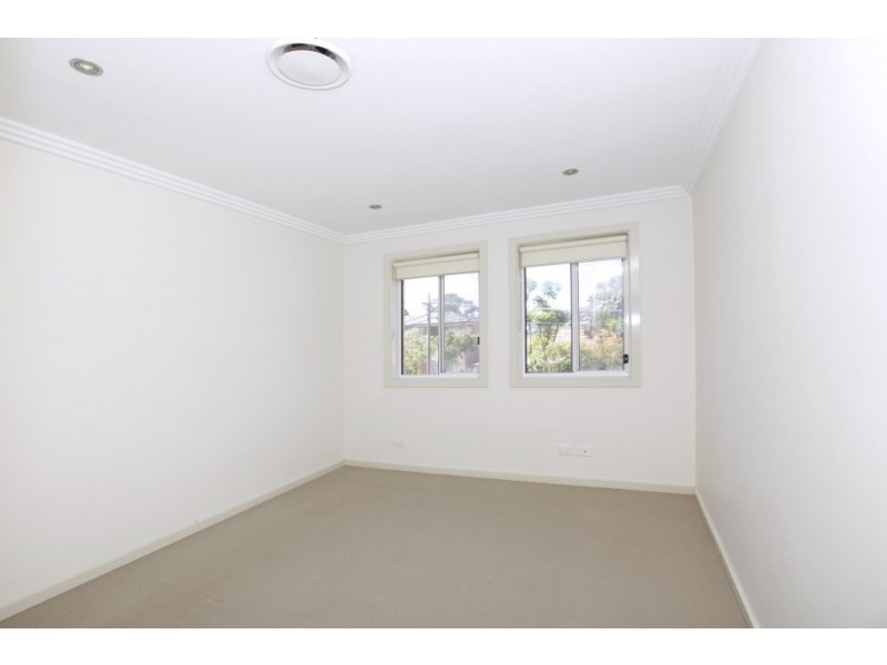 10 Blanc Avenue, East Hills NSW 2213