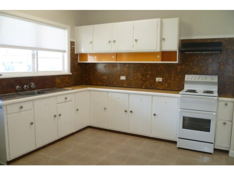 206 Lambeth Street, Picnic Point NSW 2213