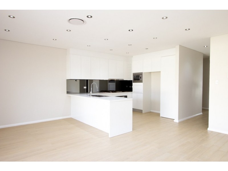 17 Donald Street, Picnic Point NSW 2213