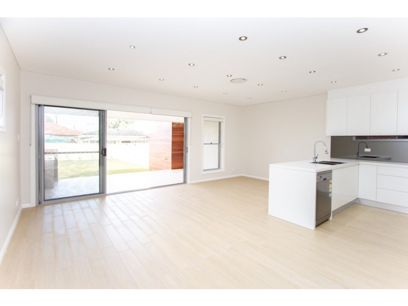 17 Donald Street, Picnic Point NSW 2213