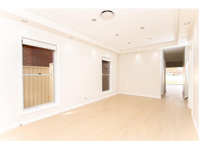 17 Donald Street, Picnic Point NSW 2213