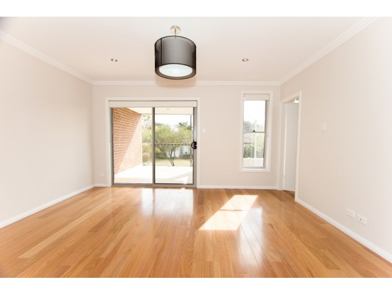 17 Donald Street, Picnic Point NSW 2213