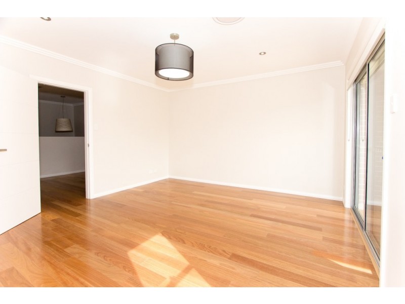 17 Donald Street, Picnic Point NSW 2213