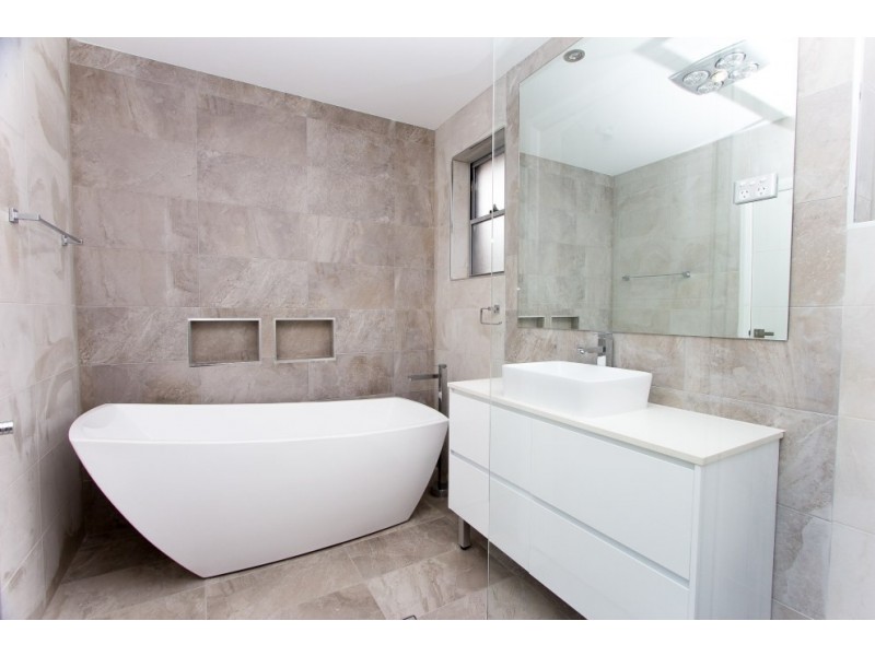 17 Donald Street, Picnic Point NSW 2213