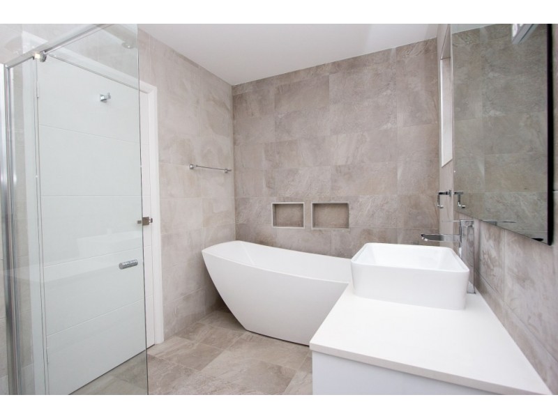 17 Donald Street, Picnic Point NSW 2213