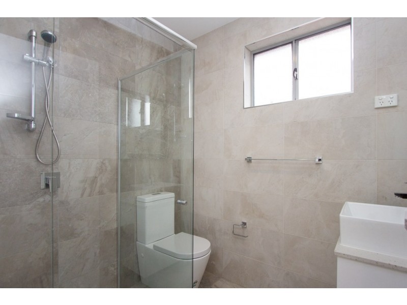 17 Donald Street, Picnic Point NSW 2213