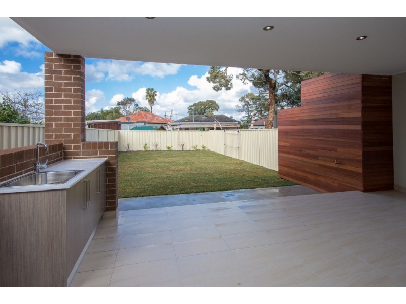 17 Donald Street, Picnic Point NSW 2213