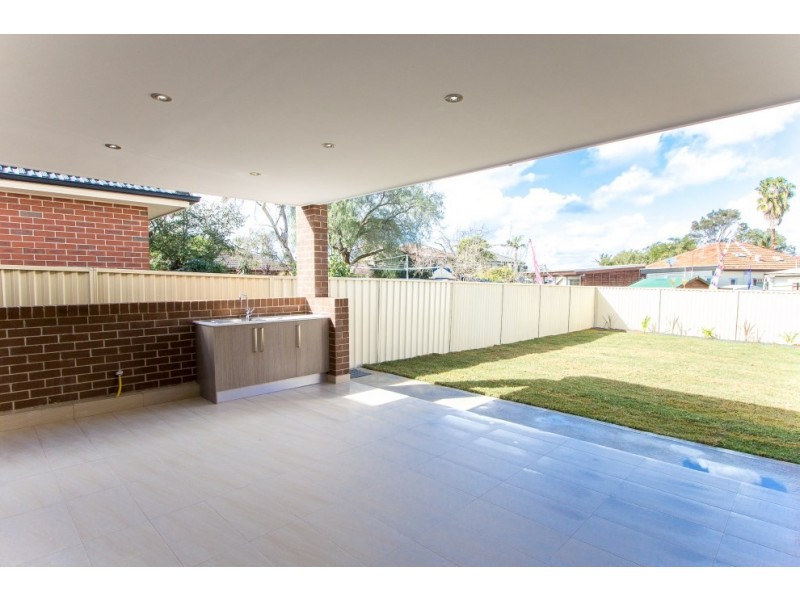 17 Donald Street, Picnic Point NSW 2213