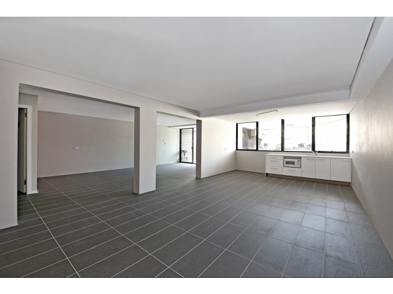 610 Henry Lawson Drive, East Hills NSW 2213