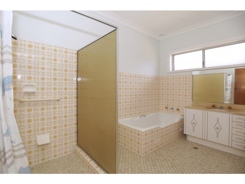 1 Narooma Close, Panania NSW 2213