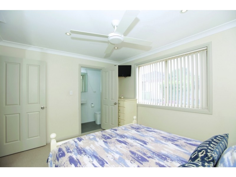 13/879 Henry Lawson Drive, Picnic Point NSW 2213