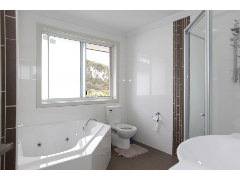 10 Blanc Avenue, East Hills NSW 2213