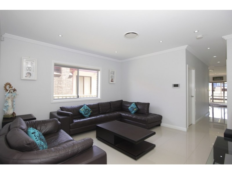 5 Cheatle Street, East Hills NSW 2213