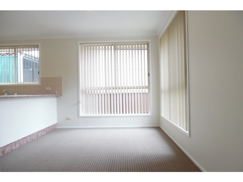 823 Henry Lawson Drive, Picnic Point NSW 2213