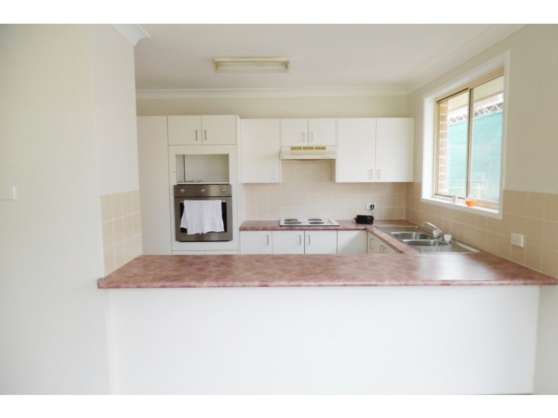 823 Henry Lawson Drive, Picnic Point NSW 2213