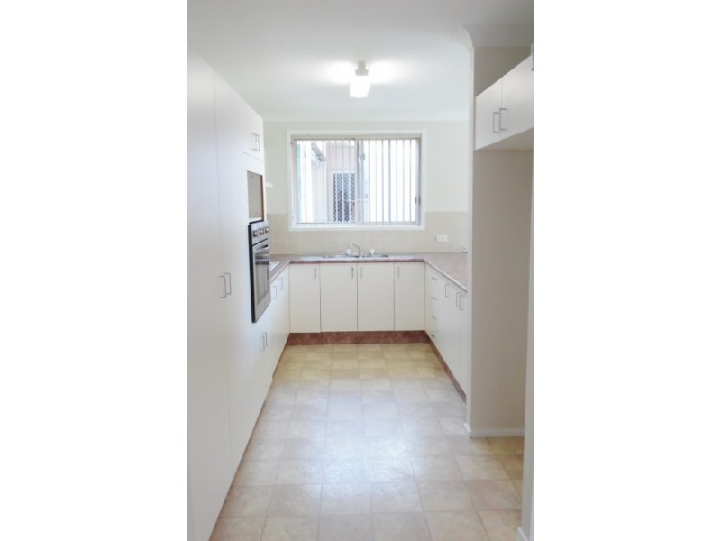 823 Henry Lawson Drive, Picnic Point NSW 2213