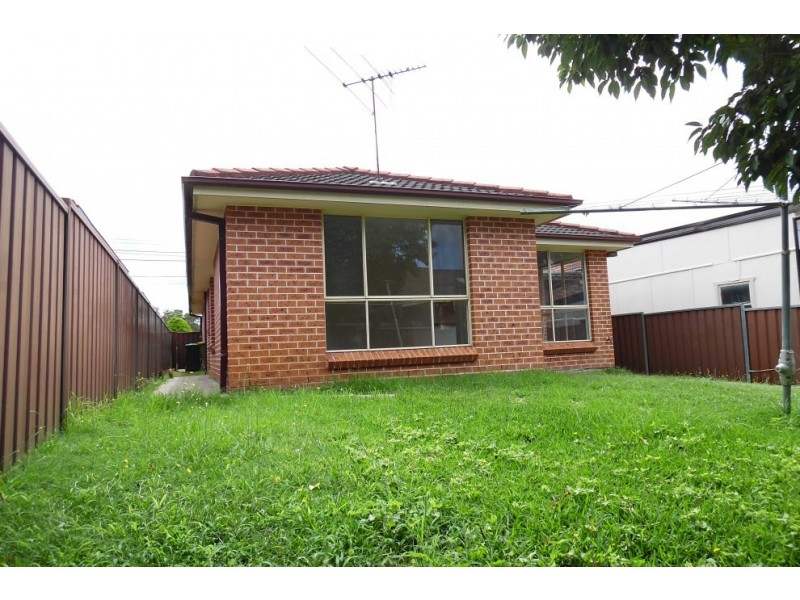823 Henry Lawson Drive, Picnic Point NSW 2213