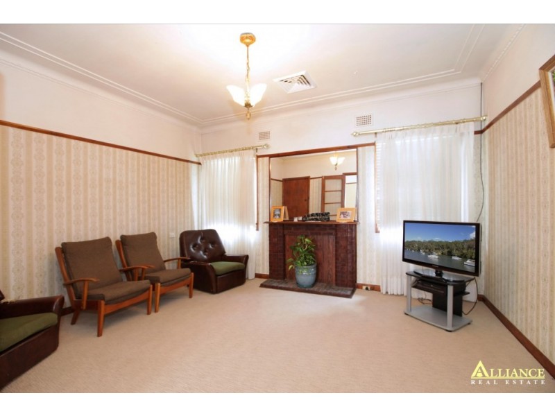 33 McGirr Street, Padstow NSW 2211