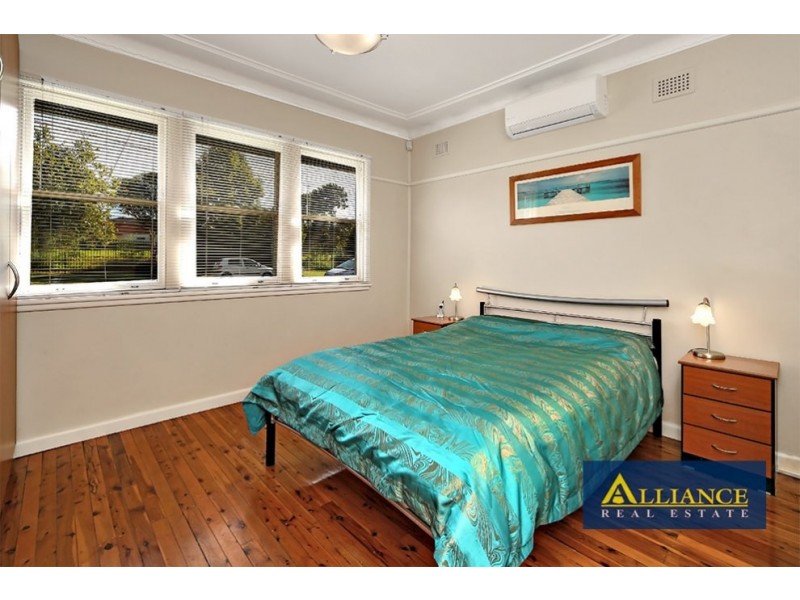 7 Singleton Avenue, East Hills NSW 2213