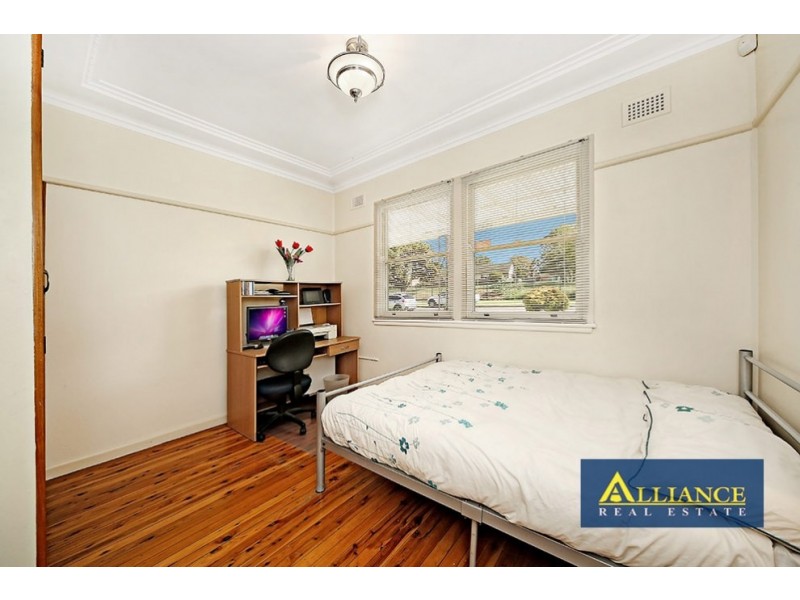 7 Singleton Avenue, East Hills NSW 2213