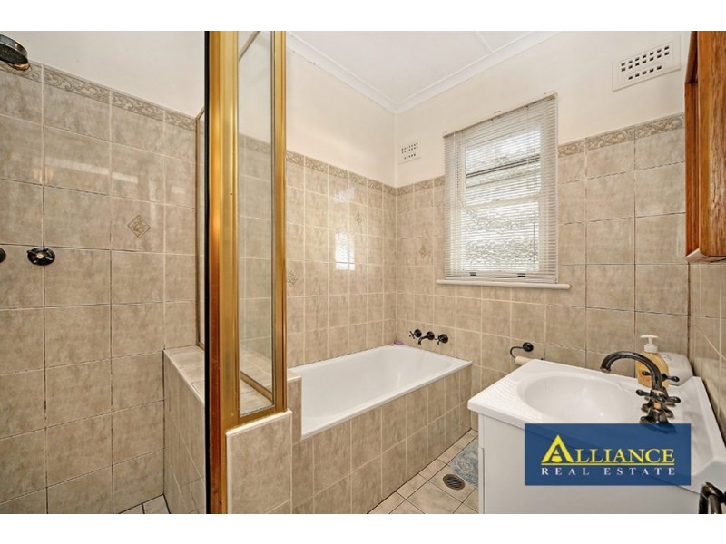 7 Singleton Avenue, East Hills NSW 2213