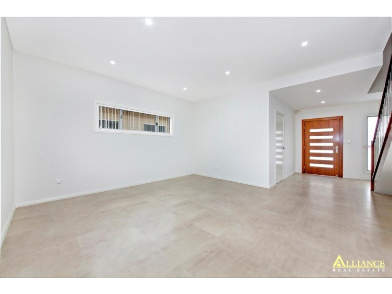 10 Laundess Avenue, Panania NSW 2213