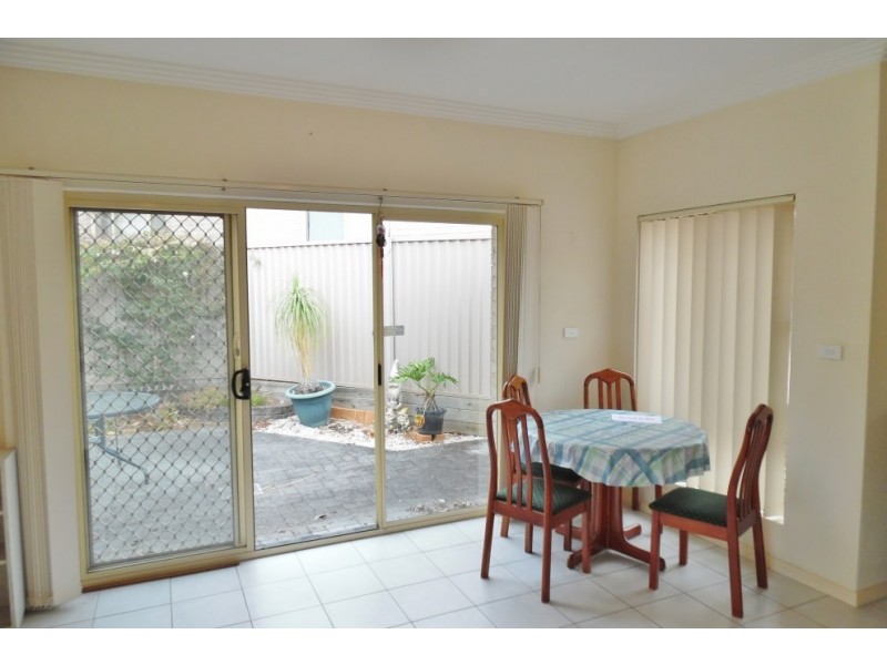 2/31-33 Hodgkinson Crescent, Panania NSW 2213