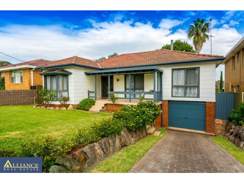 32 Gowlland Parade, Panania NSW 2213