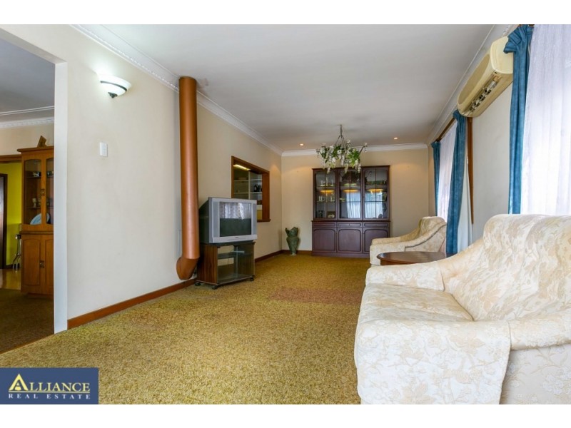 32 Gowlland Parade, Panania NSW 2213