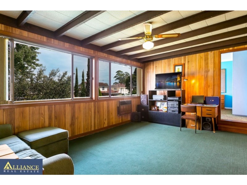 32 Gowlland Parade, Panania NSW 2213