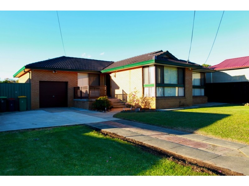 9 Lone Pine Avenue, Milperra NSW 2214