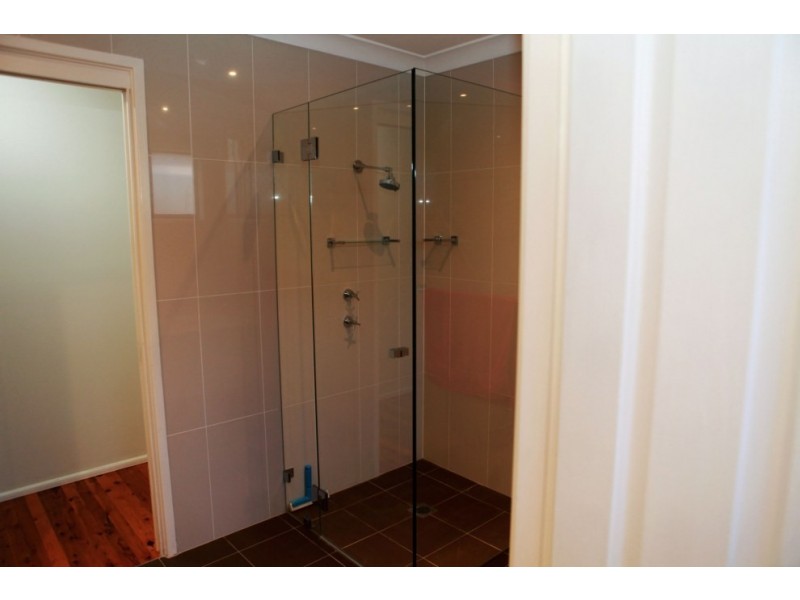 9 Lone Pine Avenue, Milperra NSW 2214