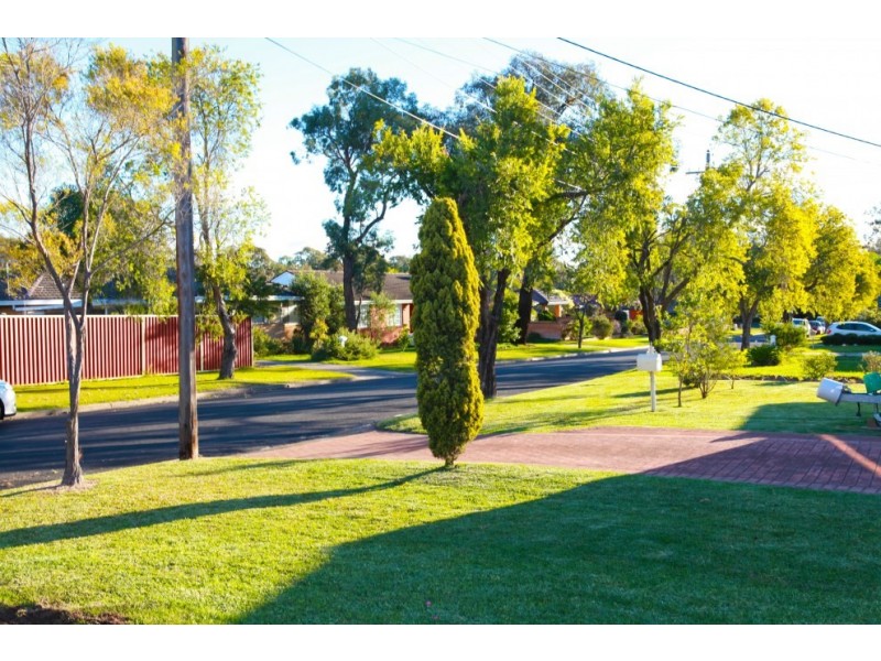 9 Lone Pine Avenue, Milperra NSW 2214